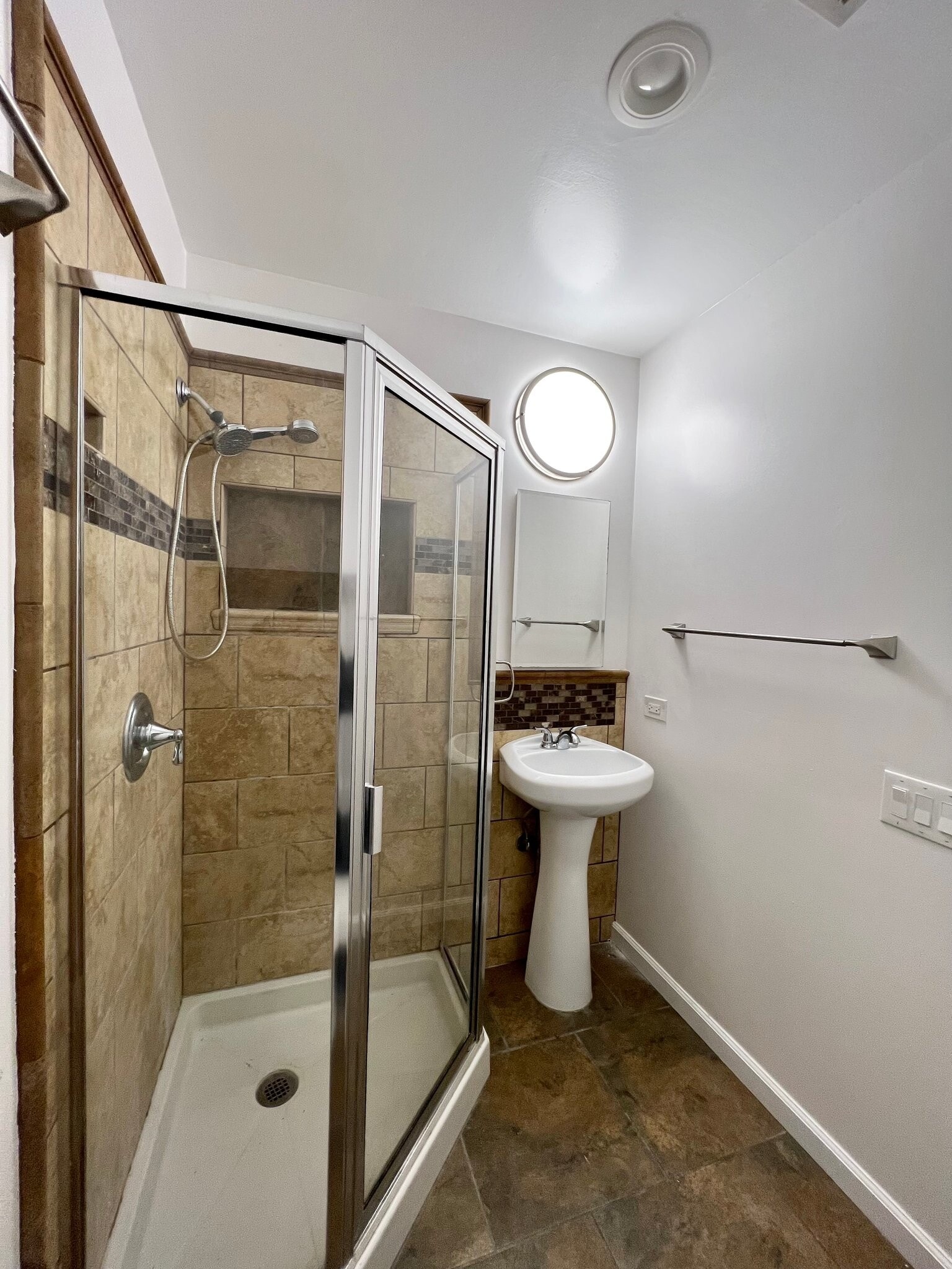 Building Photo - 2052 Terrace Dr