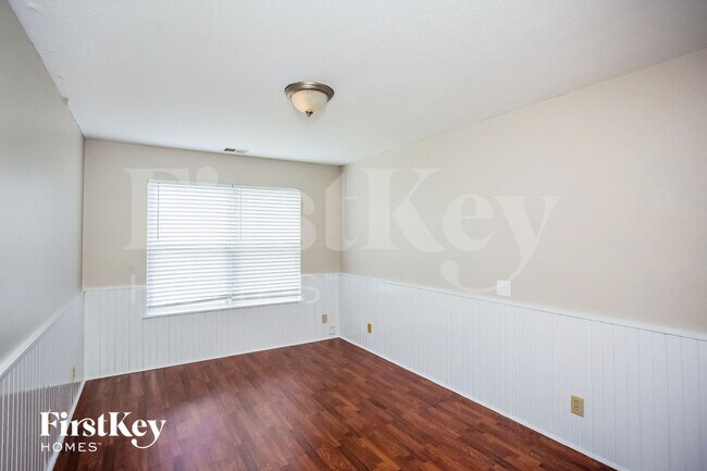 Building Photo - 5292 Breakers Way