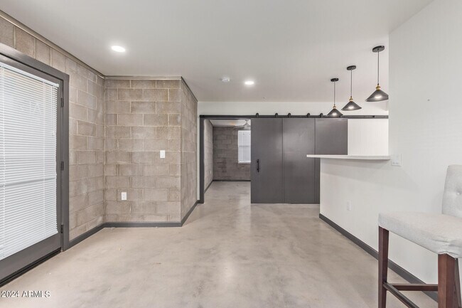 Building Photo - 129 N 11th Ave