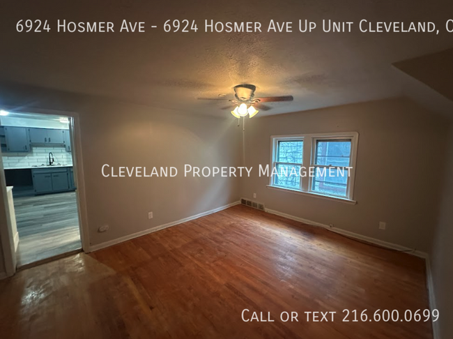 Building Photo - Newly Renovated Cleveland Duplex