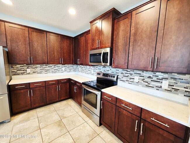 Building Photo - 99 Bush Pl