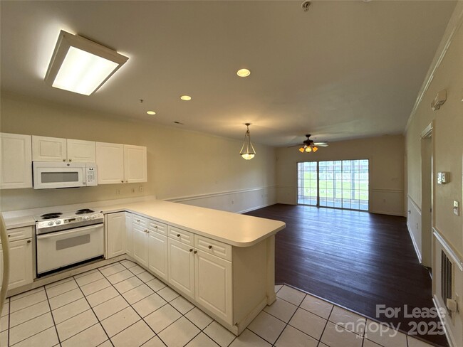 Building Photo - 9113 Meadow Vista Rd