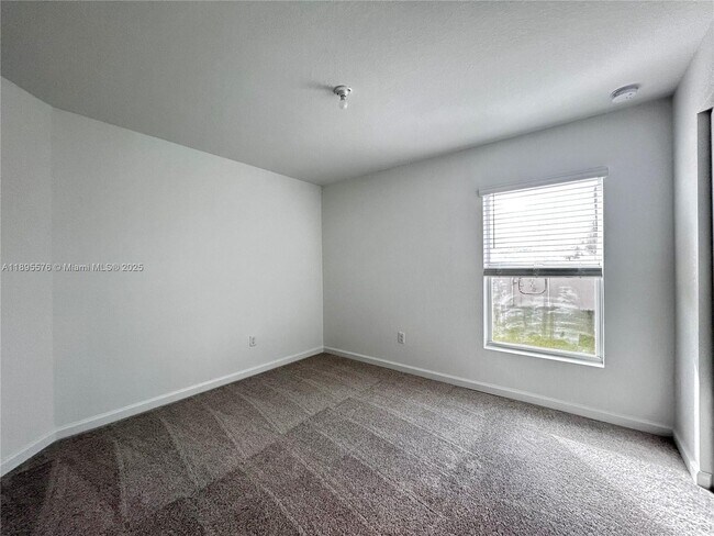 Building Photo - 974 Bent Creek Dr
