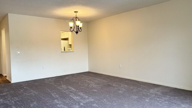 Building Photo - 4657 Fountains Dr S