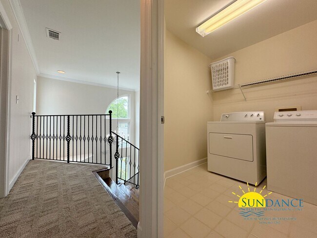 Building Photo - Waterfront Luxury Living on Cinco Bayou!
