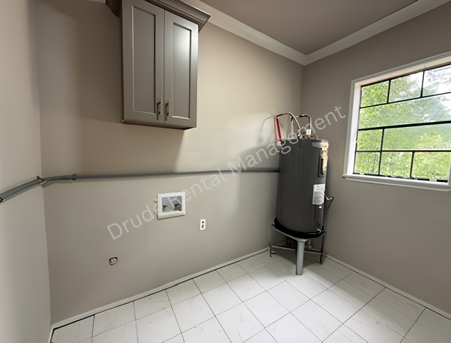 Building Photo - Remodel and Charming Home