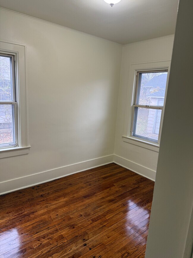 Building Photo - 2414 Mallery St