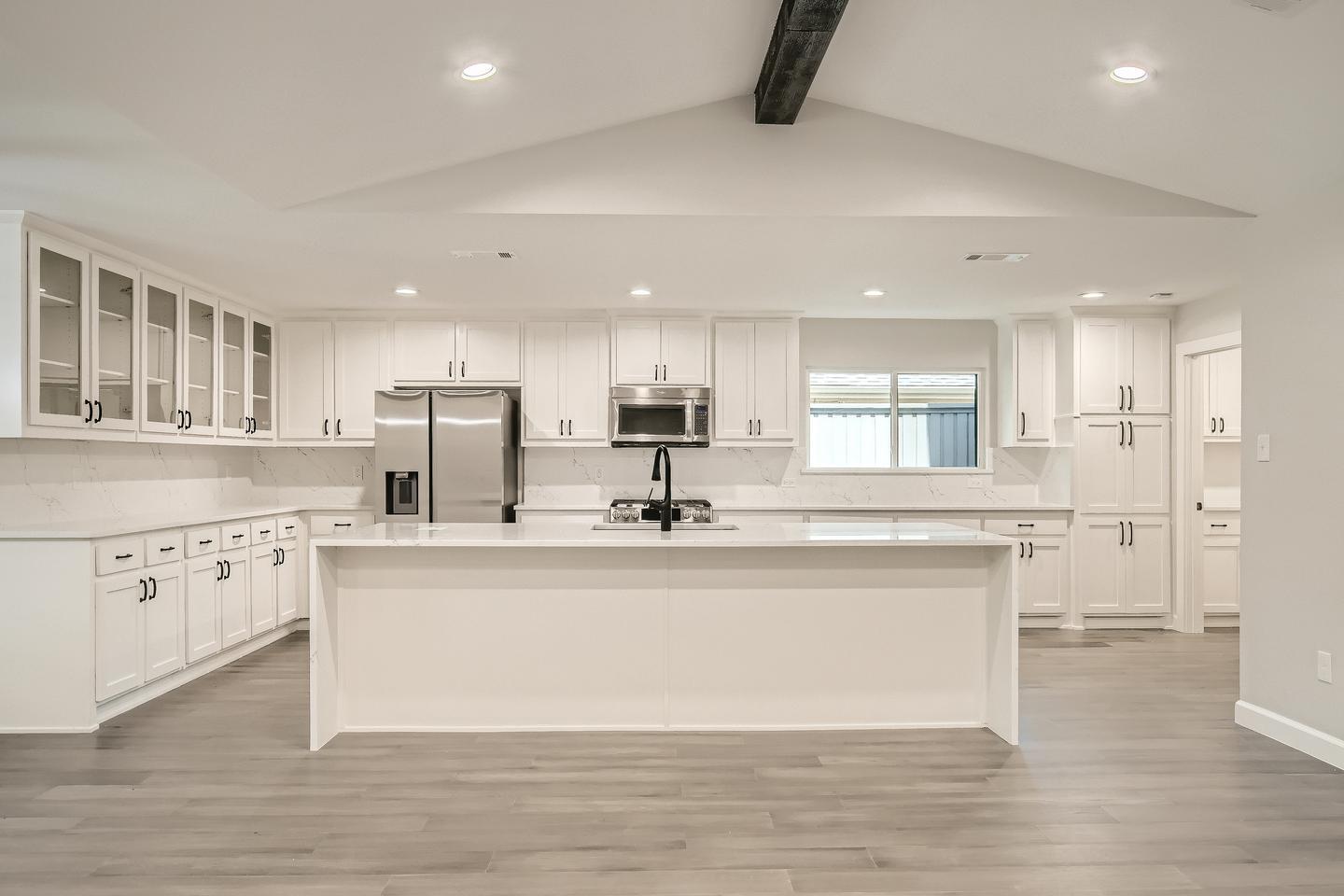 Building Photo - Charming Prestonwood home with peaceful backyard oasis