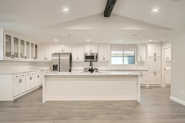 Building Photo - Charming Prestonwood home with peaceful backyard oasis