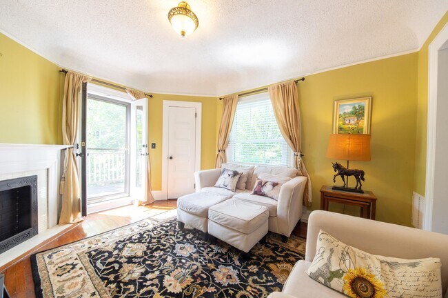Building Photo - 356 Carteret Pl