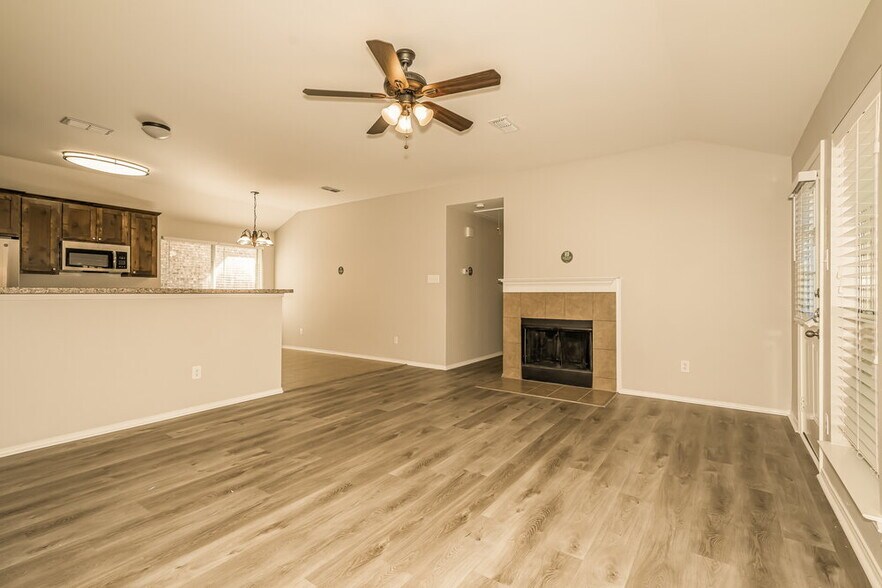 Building Photo - 1108 Savage Dr