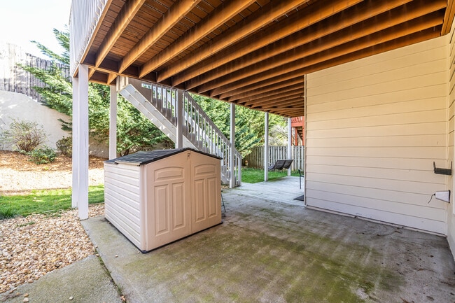 Building Photo - 2454 Vivian Cir