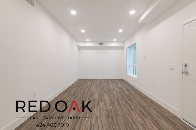 Building Photo - 4000 Mont Clair St