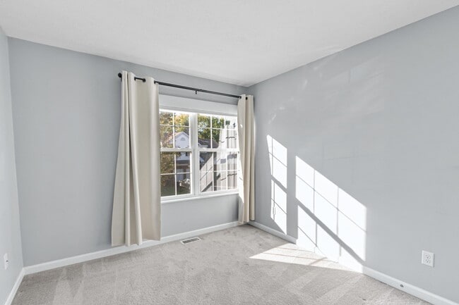 Building Photo - 6140 Ashtead Dr