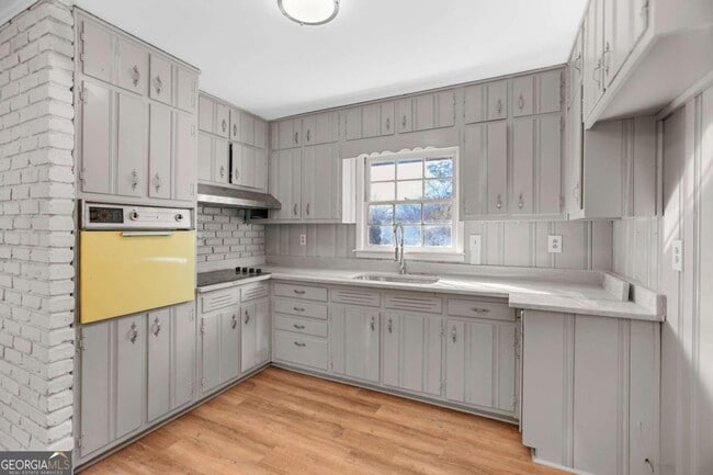 Building Photo - 6541 Debbie Sue Ln