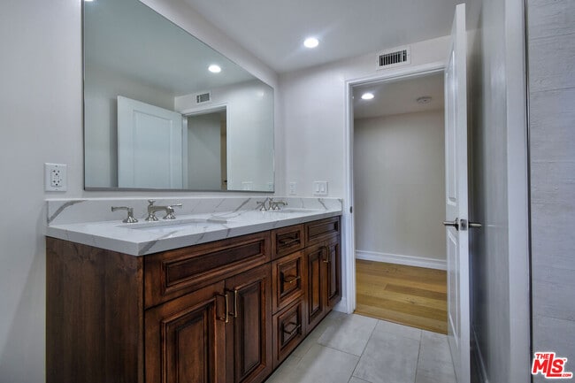 Building Photo - 23637 Park Belmonte
