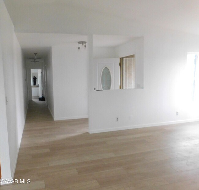 Building Photo - 8260 Viburnum Ave