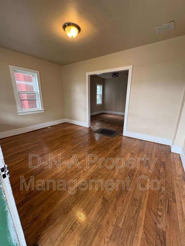 Building Photo - 80 Lenox Ave