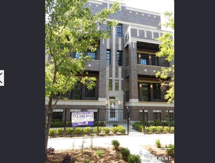 Building Photo - 1241 W Oakdale Ave