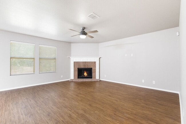 Building Photo - Well-Maintained 3-Bedroom Home – Ideal for Students & Professionals!