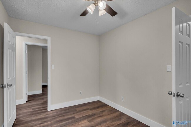 Building Photo - 213 Rebecca Pines Dr