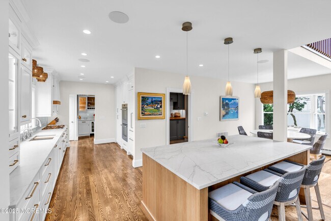 Building Photo - 1612 Ocean Ave N