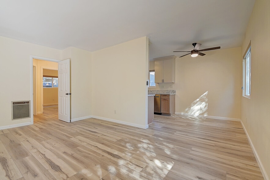 Living area 2 - 338 Orizaba Ave