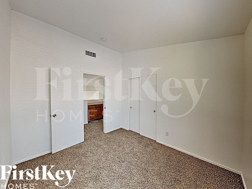 Building Photo - 22026 N 73rd Ave