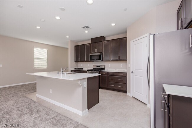 Building Photo - 2448 Bellinzona Pl