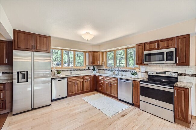 Building Photo - 3959 Ponderosa Ln