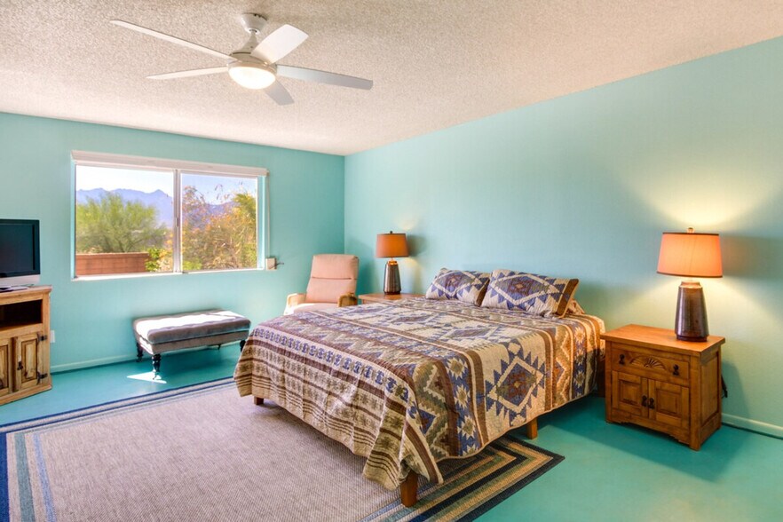 Building Photo - 815 Placita Topa