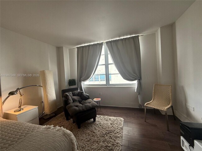 Building Photo - 5555 Collins Ave