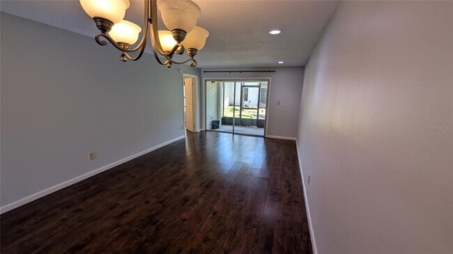 Building Photo - 2882 Plaza Terrace Dr