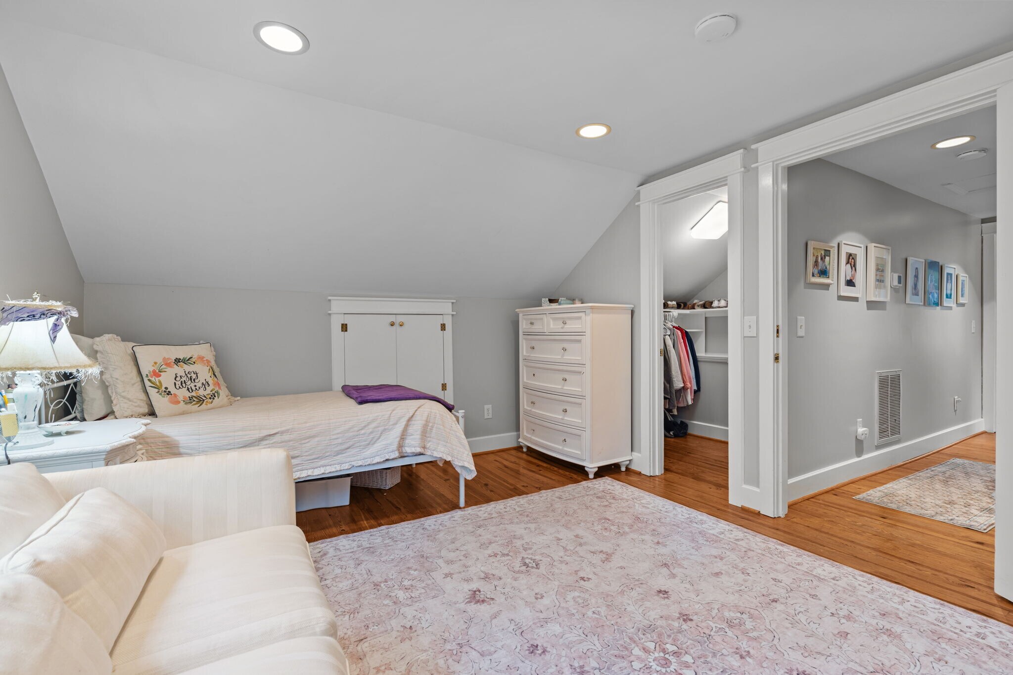 Building Photo - 2050 Midland Rd