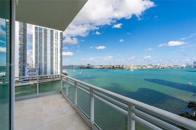 Building Photo - 900 Brickell Key Blvd