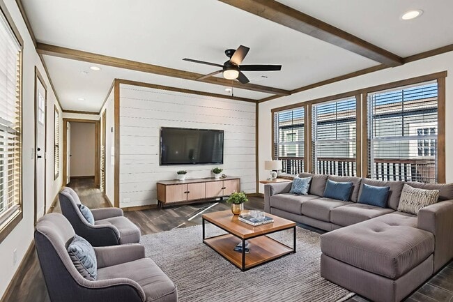 Building Photo - 1609 Swallowtail Dr