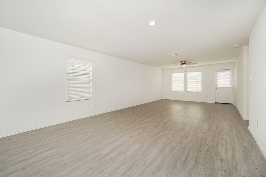 Building Photo - 10121 Bridgton Mill
