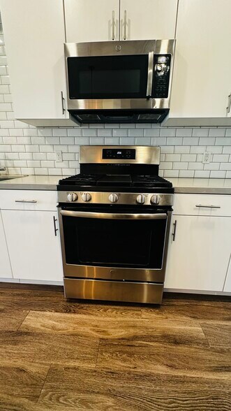 Building Photo - 5933 Sunstone Dr