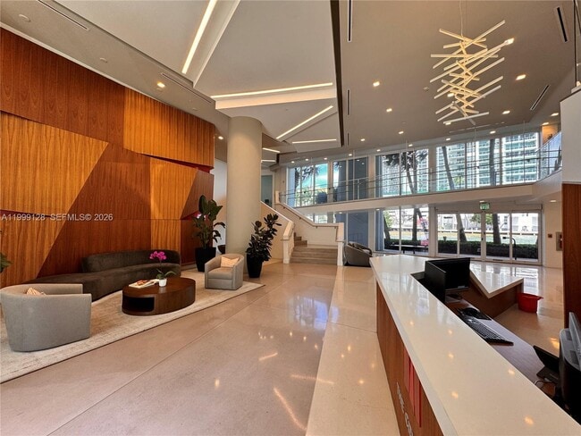 Building Photo - 601 NE 27th St