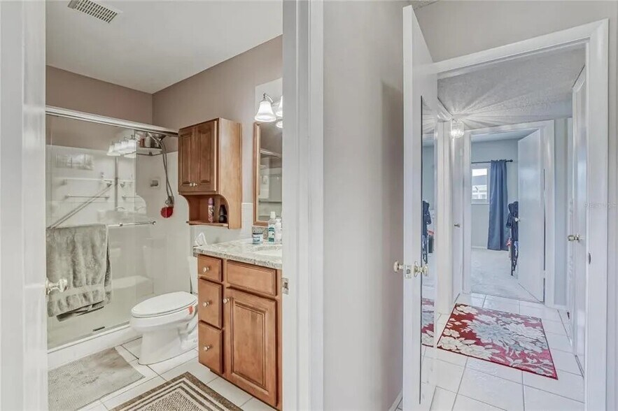 Master bathroom looking towards the hallway - 2460 Franciscan Dr