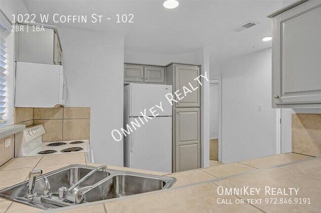 Building Photo - 1022 W Coffin St