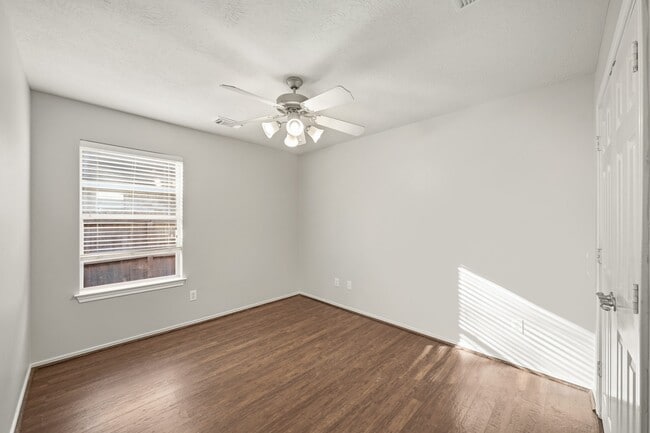 Building Photo - 11811 Misty Peak Ln