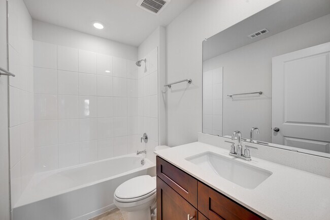 Building Photo - 6077 Freedom Dr
