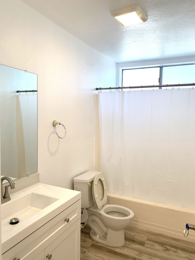 Building Photo - COZY 2BD/2BA CONDO AVAILABLE IN SAN DIEGO
