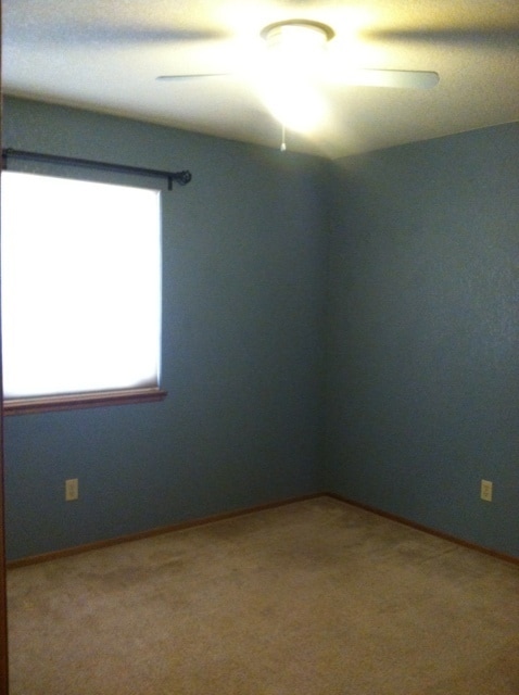 Building Photo - 3 BEDROOM VICTORVILLE HOME ON SPACIOUS LOT IN VICTORVILLE