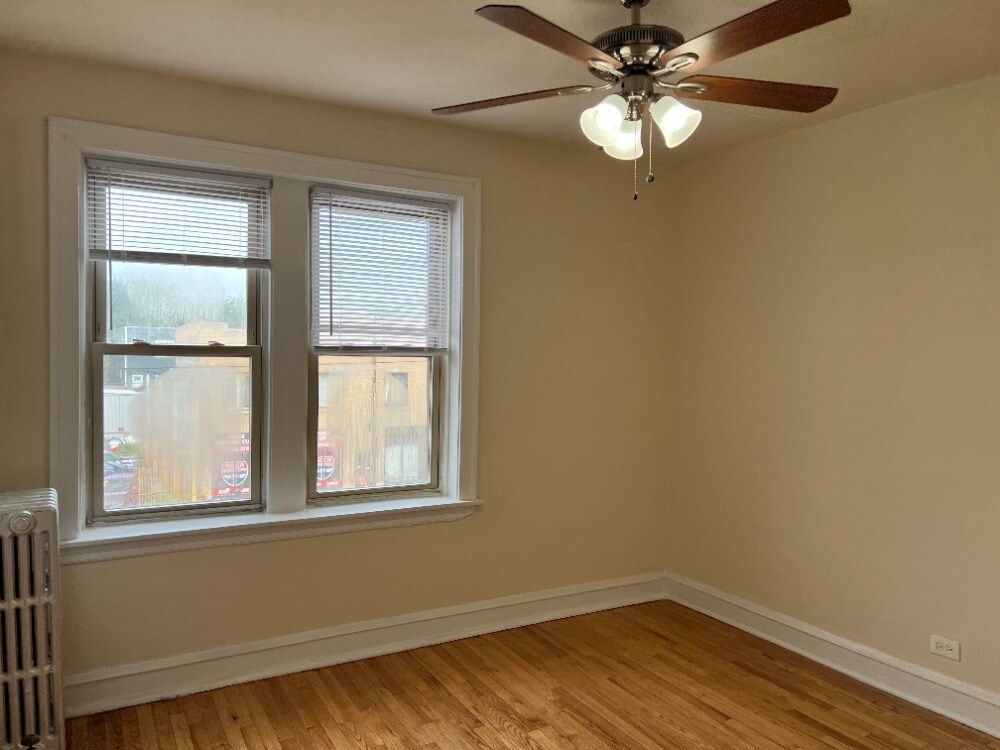 Building Photo - 2043 N Cicero Ave