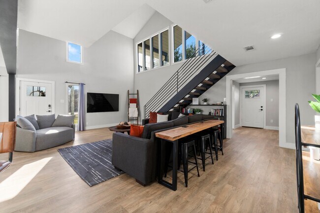 Building Photo - 9645 Twin Shores Dr