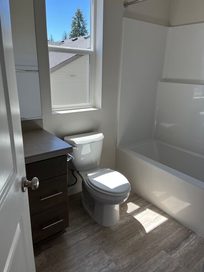 Building Photo - New Home in the Desirable Millican Creek D...