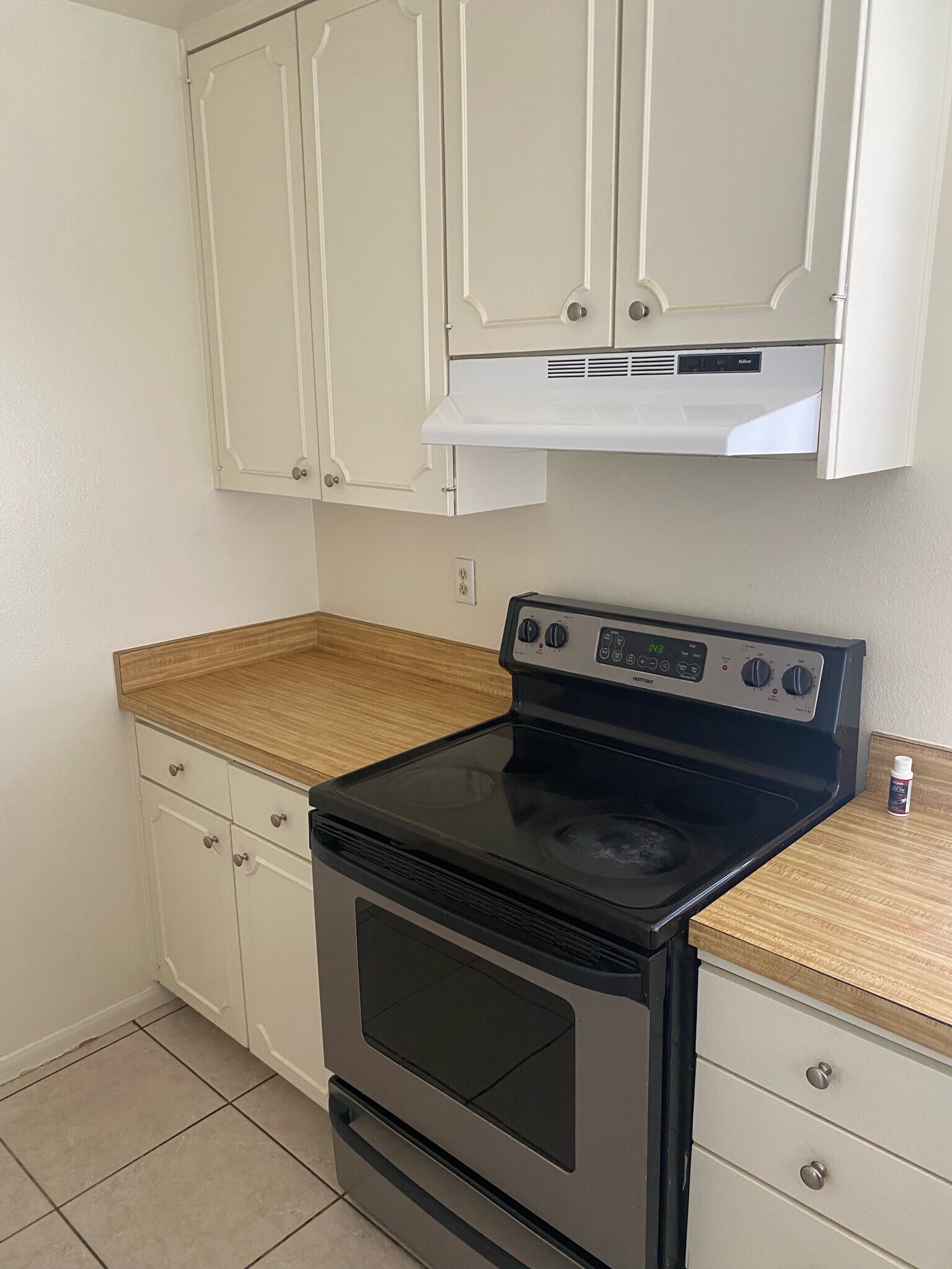 Kitchen - 302 Ranchwood Gln