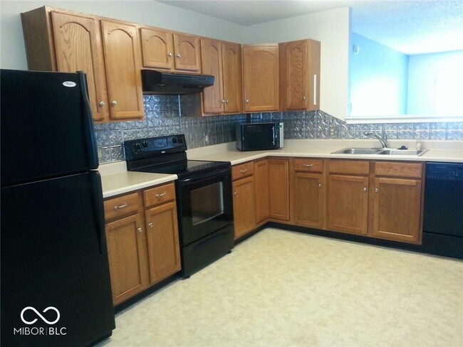 Building Photo - 11376 N Creekside Dr
